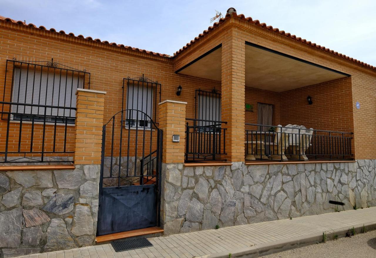 Villa Pozo Hondo Villamuelas ภายนอก รูปภาพ